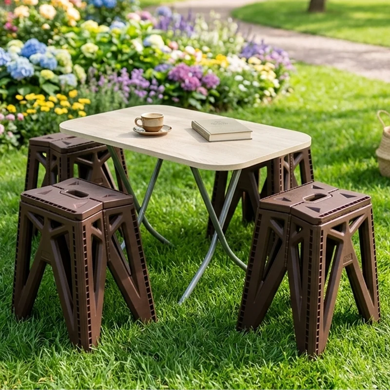 Table pliable rectangulaire 50x80x56cm + 4 tabourets pliable en plastique 28x23x45cm